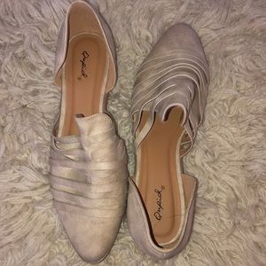 Qupid flats taupe color never worn